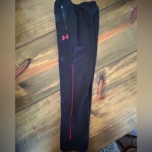 ✨Under Armour Black Leggings with Red Accents